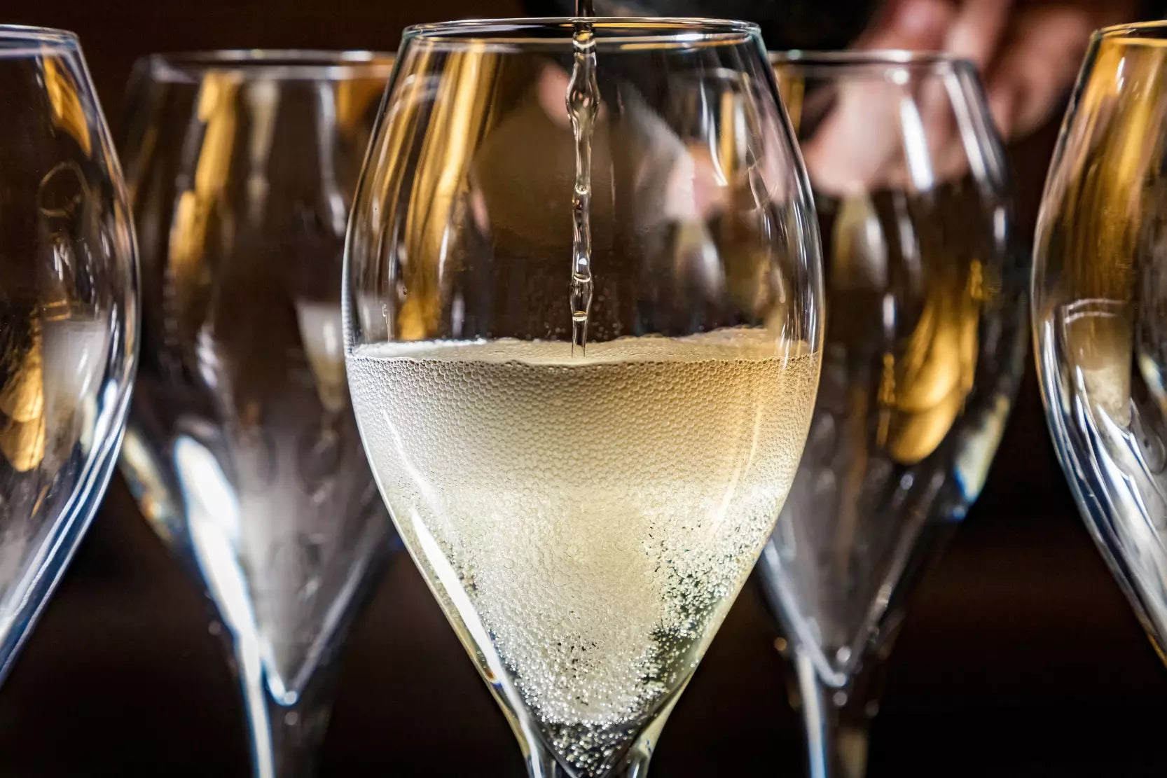 Sparkling-Wine-Glass-London-Champagne